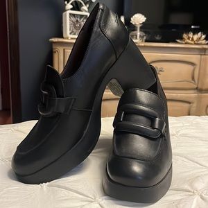 Chunky heel loafers